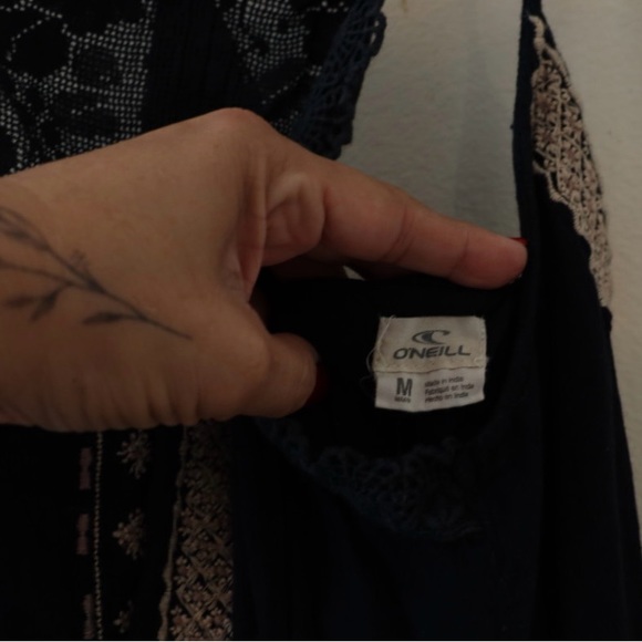 Black dress - Picture 7 of 8